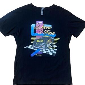 Men’s medium graphic tee